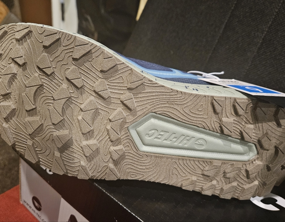 Hi-Tec Men's Blue Trail Shoes - Picture 3 of 4